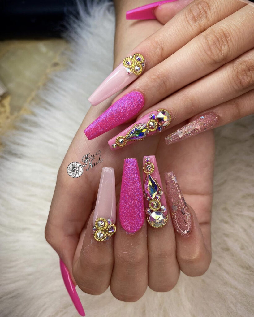 Favis Nails